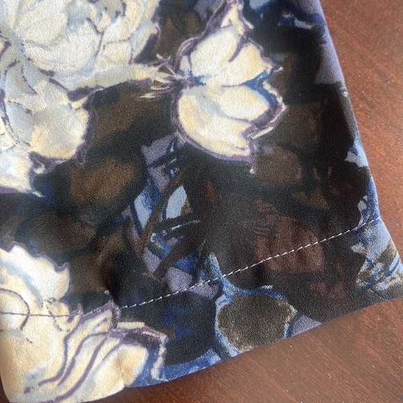 Floral blouse - Picture 4 of 8